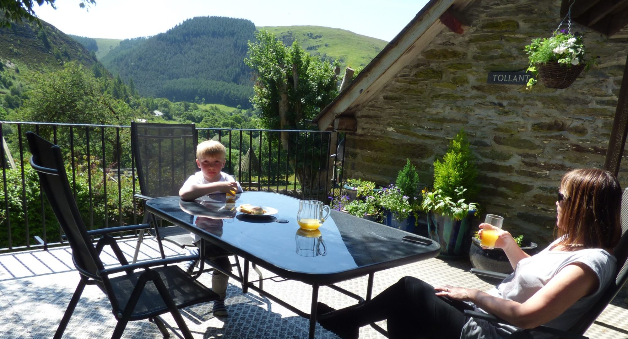 Family enjoying breakfast at our large group self catering accommodation holiday lodge
